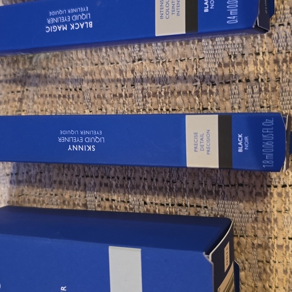 EYEKO BRAND WOMEN'S MAKEUP BUNDLE OF 5 ITEMS - Picture 3 of 5